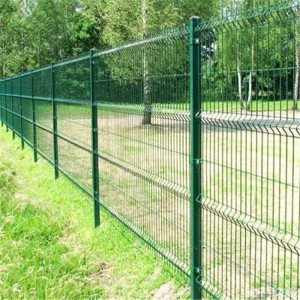 Dvojstranné drôtené zábradlie Zvárané drôtené pletivo Reťazový plot Izolačný rám Záhradná cestná ochrana