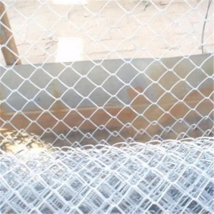 Galvaniserad PVC-belagd diamantnätkedjelänkstaket för trädgårdsgårdssäkerhet