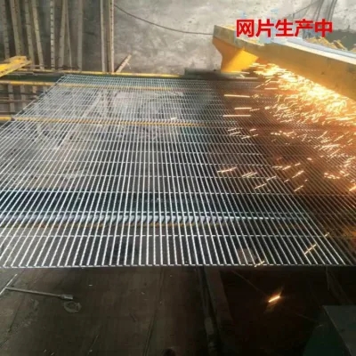 Hot-Dipped-Galvanized-358-Wire-Mesh-Anti-Climb-High-Security-Fencing.webp (1)
