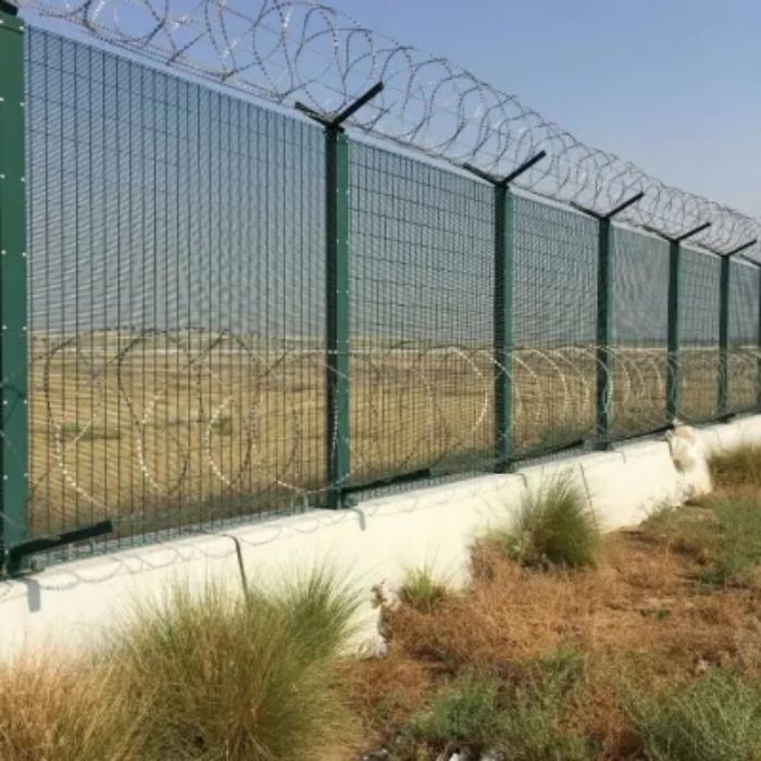 Hot-Dipped-Galvanized-358-Wire-Mesh-Anti-Climb-High-Security-Fencing.webp (4)