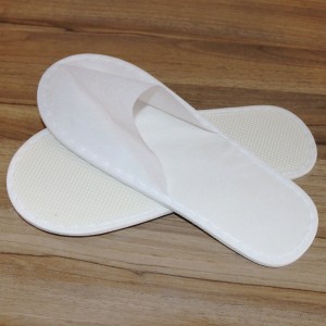 AUTOMATIC DISPOSABLE SLIPPERS MAKING MACHINE