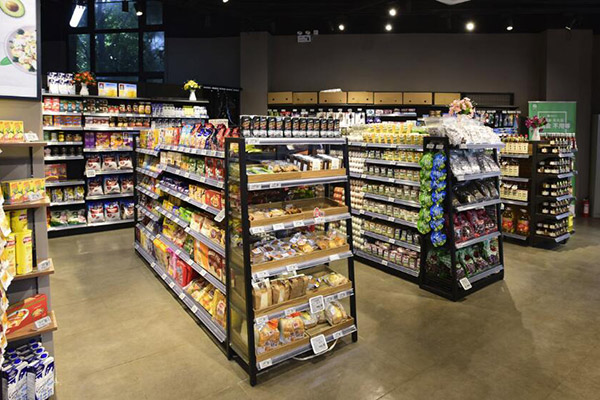 The shelf display problems of community supermarket shelves