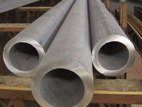 Hot extruded steel pipe
