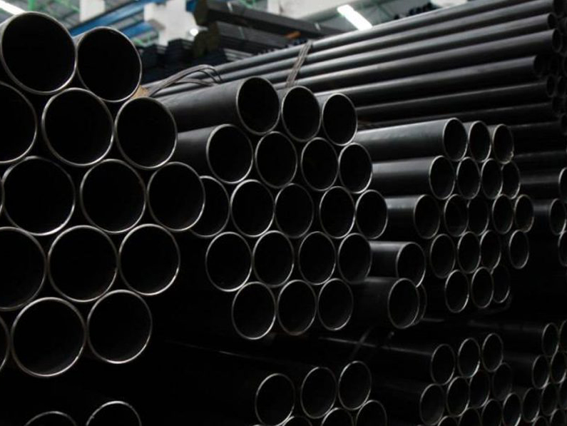 Difference between black steel pipe and galvanized steel pipe
