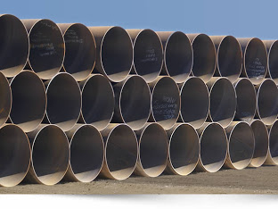 Large-diameter steel pipe forming method