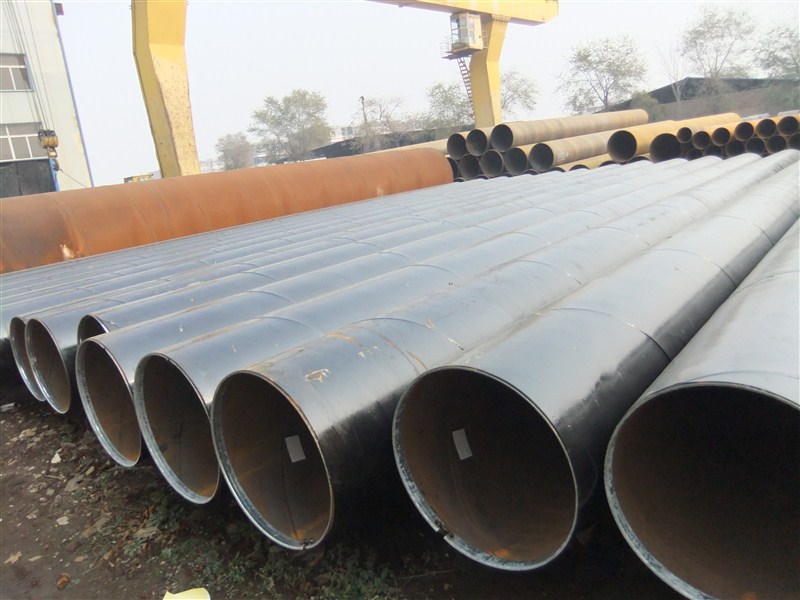 The difference between submerged arc welded spiral steel pipe and straight seam high frequency welded steel pipe