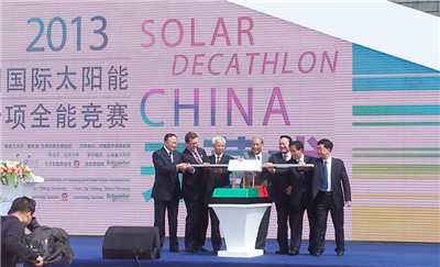 Universidade de Pequim patrocinada pela Holtop para participar do Decatlo Solar Internacional de 2013