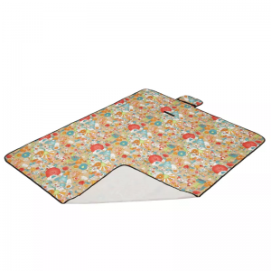 Folded moisture-proof camping mat