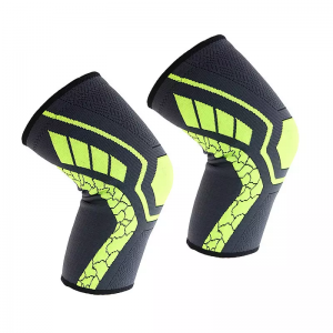 Pressurized elastic knee pads to support fitness equipment