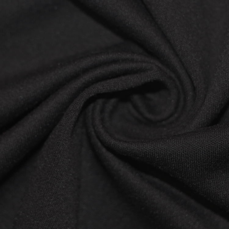 Visokokakovostna tkanina iz 88 % poli 12 % elastana se prepleta s trpežno tkanino za športna oblačila, ki diha