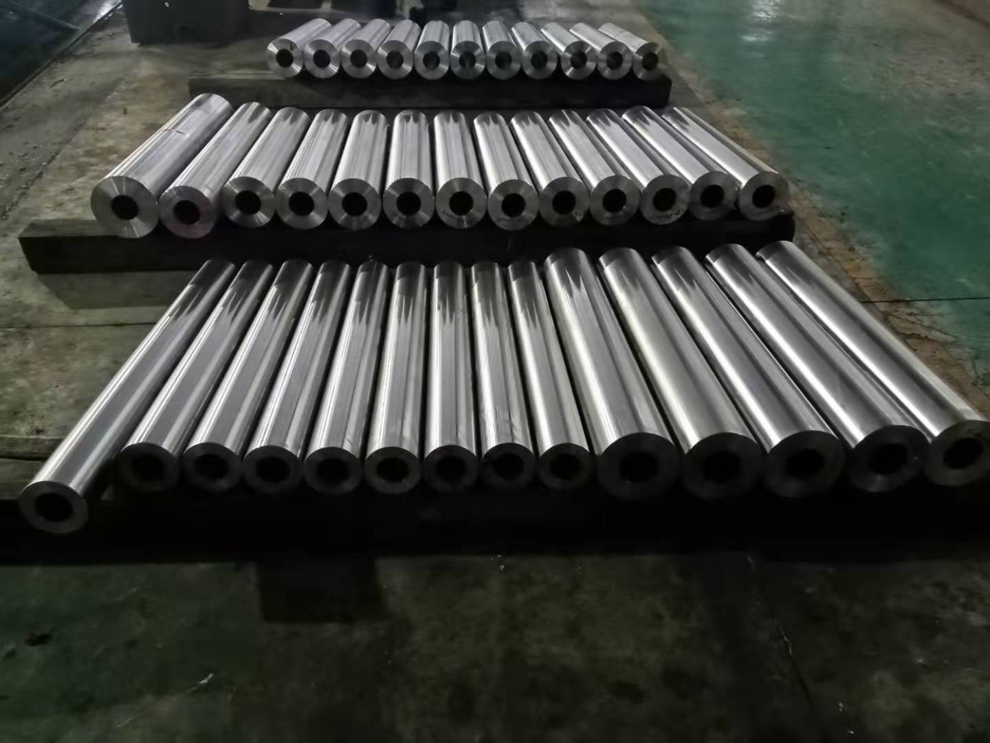 Reliable Supplier Incoloy 625 - No magnetic crossover   Non Magncetic Steel – Herui detail pictures