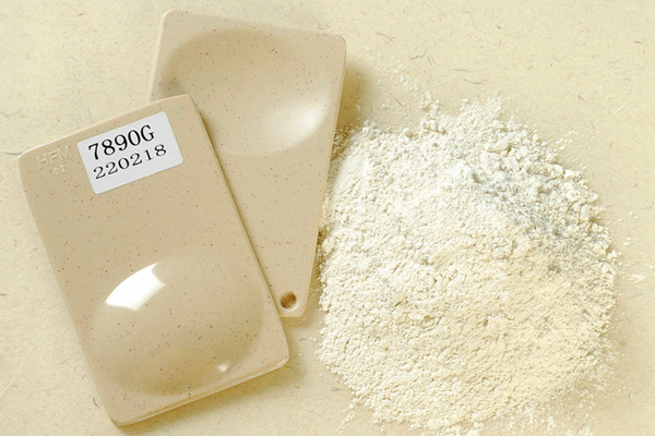 Sprayed Dots Melamine Tableware Molding Powder Featured Image