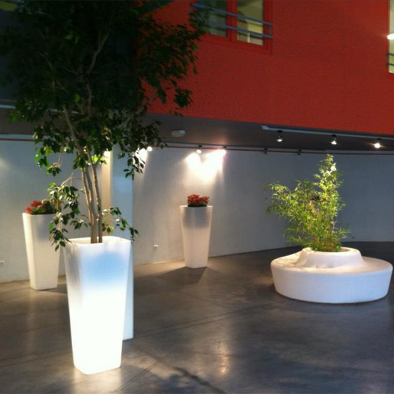 Do you prefer plain POTS or illuminated planters | Huajun