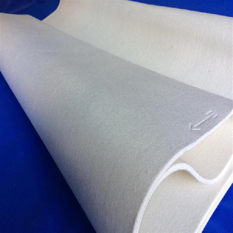 Endless Felt Blankets for Use with Compressive Shrinking Machine Polymers