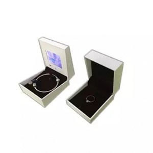 Awesome invitation lcd 2.4 2.8 inch video jewelry ring gift box with rechargeable battery