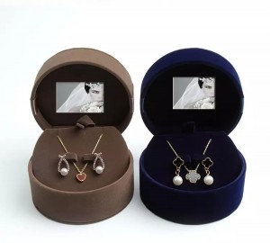 Custom presentation luxurious 2.4 inch lcd screen ring wedding gift jewelry video bangle box