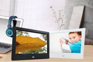 Few free 7 Inch Digital Photo Frame OEM  Multi-function battery operated video player electronic picture frame