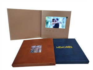 luxury GOLD FOIL Leather stand display style 7 inch IPS video player brochure card