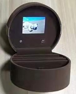 कस्टम प्रस्तुति शानदार 2.4 इंच एलसीडी स्क्रीन अंगूठी शादी का उपहार आभूषण वीडियो चूड़ी बॉक्स