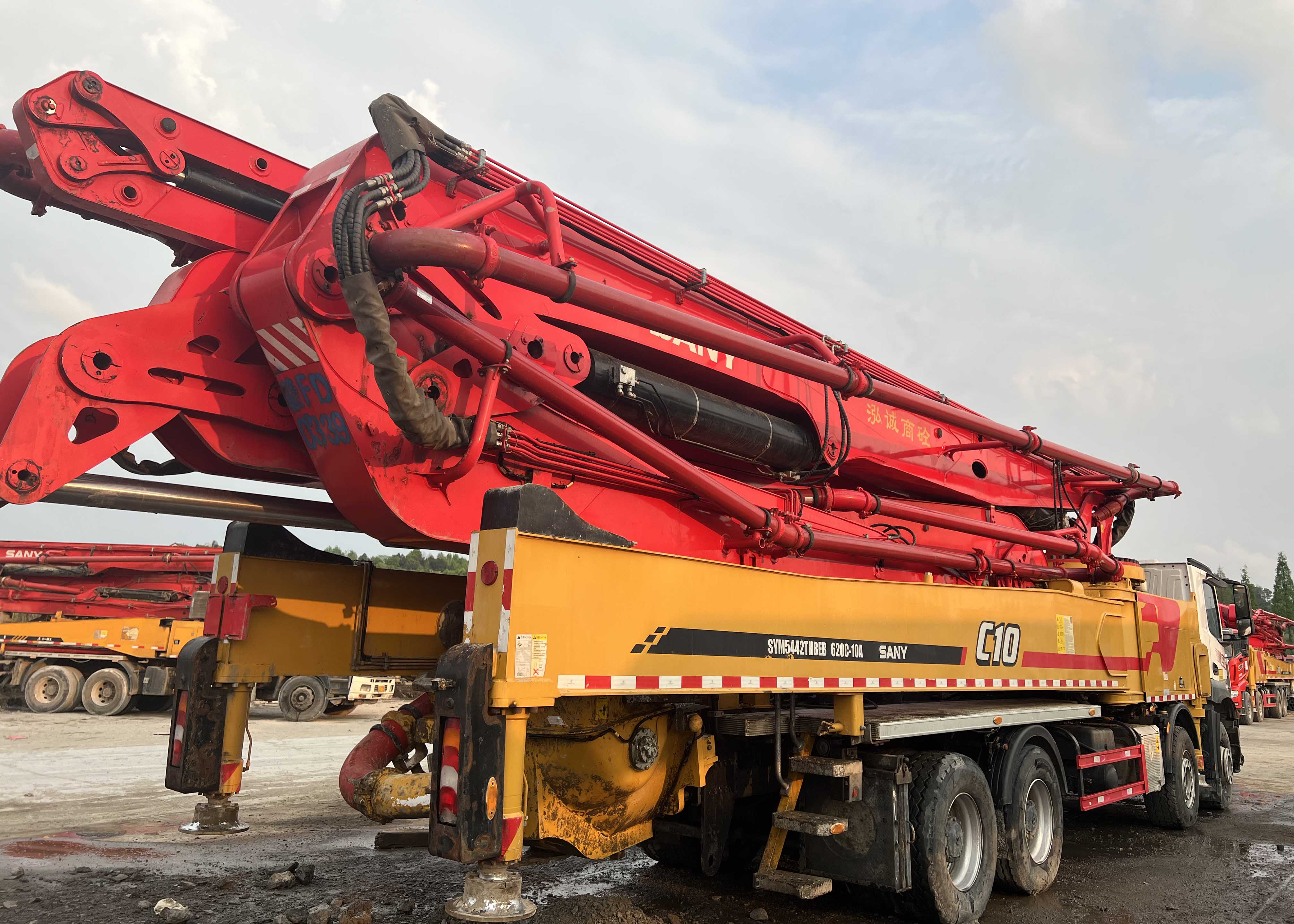 How to Drive a Concrete Pump Truck Like a Pro: Tips and Tricks for Beginners