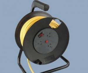 3 Outlet Cable Reel With Over Current and Heat Protect