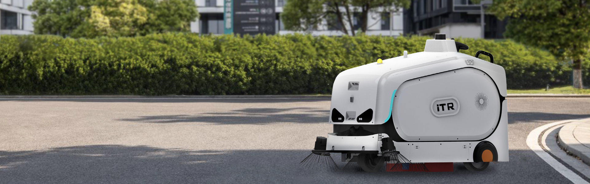 itr Commercial Outdoor Sweeper cleaning