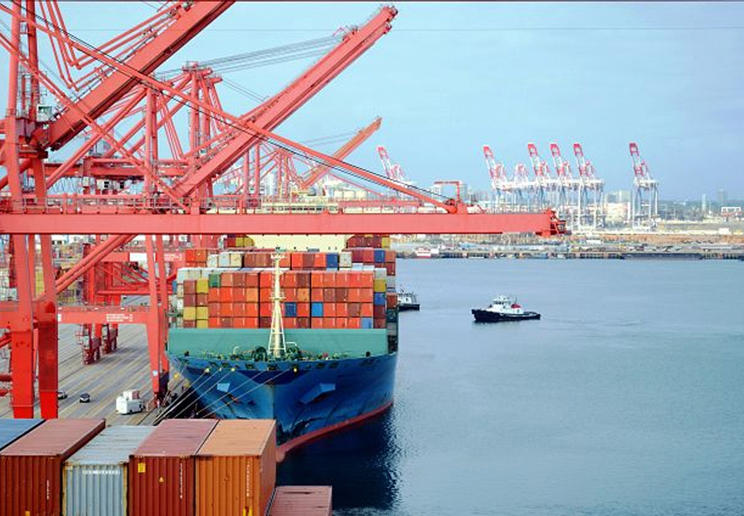 How the Wireless Transmission System Provides Video Surveillance Solution for Port Cranes?
