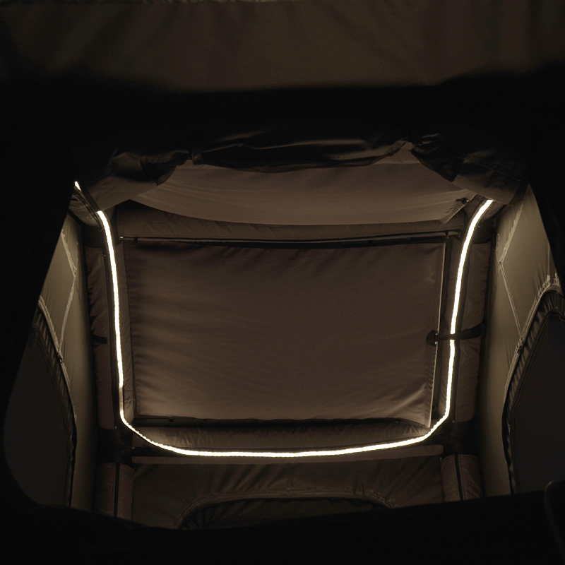 Ang Wild Land Air Cruiser bag-ong patented nga inflatable roof top tent