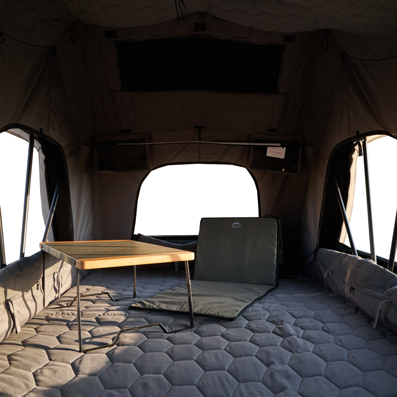 Składany namiot dachowy Wild Land Compact z twardą skorupą