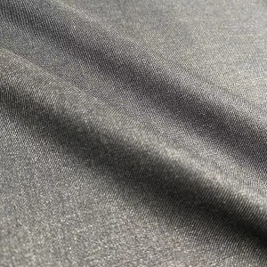 Màu xám sáng bóng 70 Polyester 30 Rayon 210 gsm Tr Twill Chất lượng vải phù hợp