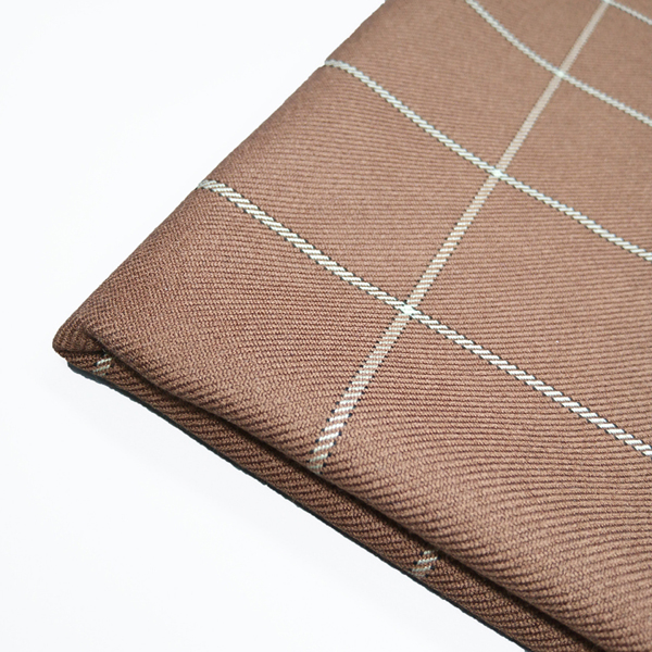 Těžká italská česaná kostkovaná polyesterová viskózová tkanina
