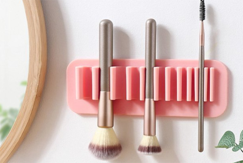How To Clean Your Makeup Brush