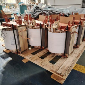 Монтирани на стуб 15КВА 50КВА 100КВА 0.48КВ Трансформатор уроњен у уље, једнофазни трансформатор3