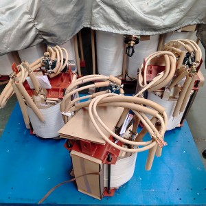 Einzelpad-Transformator, 37,5 kVA, Aluminiumwicklungen, 1380 V bis 120/240 V, Öltransformator für den Außenbereich2