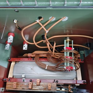 Carcasă standard NEMA, umplută cu ulei, de la 12000V la 208/120V, 112,5 kVA, Transformator montat pe suport trifazic5