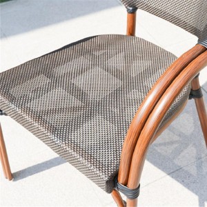 Chaise de café empilable extérieure en aluminium de conception moderne avec accoudoir