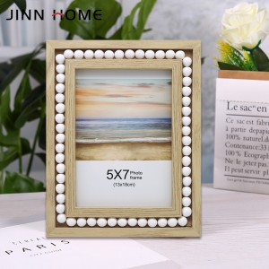 Creative Picture Frame With White Pearl Decor