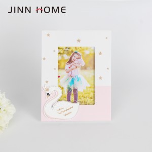 Hot New Products China New Arrival Collage Decorative Art Photo Frame for Displaying Hanging Plastic Photo Picture Frame