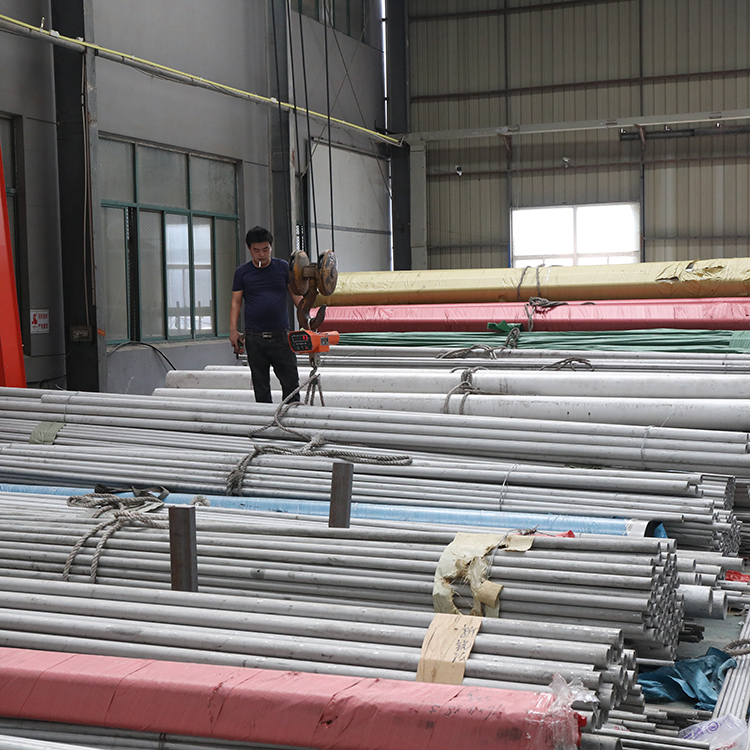 Verdens største sømløse stålrørprojekt i rustfrit stål blev afsluttet og sat i produktion