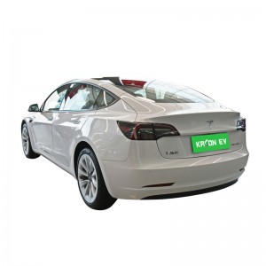 Чыста электрычны хуткасны электрамабіль Tesla Model 3