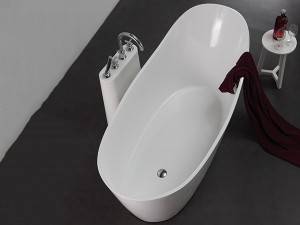 Vasca da bagno freestanding in resina composita in solid surface dal design italiano