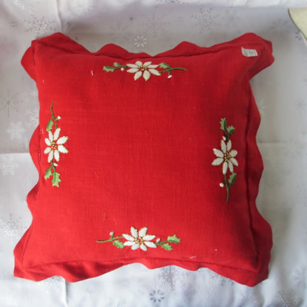 Hem-Stitching Custom Embroidery Christmas Cushion Cover