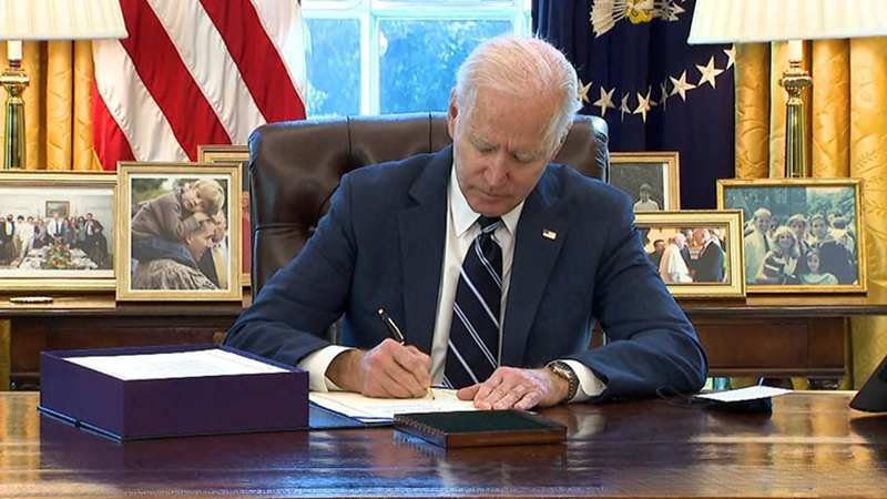 CNN — Biden will sign executive order setting 2050 net-zero emissions target for federal government — By Ella Nilsen, CNN