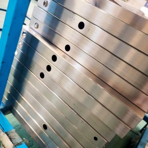 OEM mukautettu neliöputki laserleikkaus ja taivutuspalvelu Pintojen kiillotus / harjaus alumiinin valmistus ruostumattomasta teräksestä