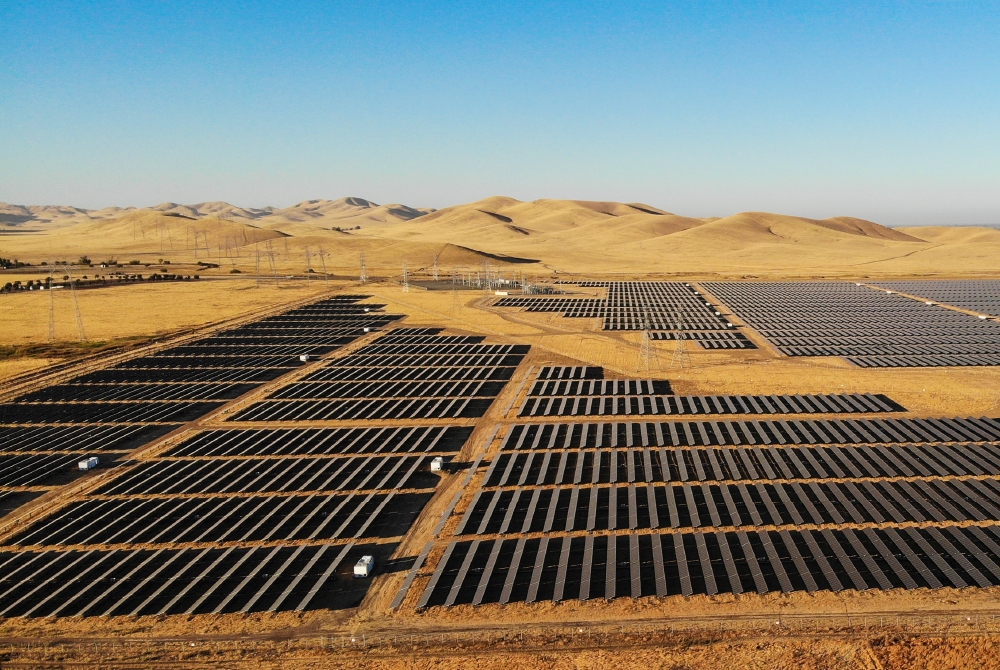 Effective results are shown by the combination of new energy photovoltaic development with desertification control.
