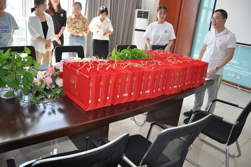 LIKE Valve (Tianjin) Co., Ltd. provides Mid-Autumn Festival welfare to all employees
