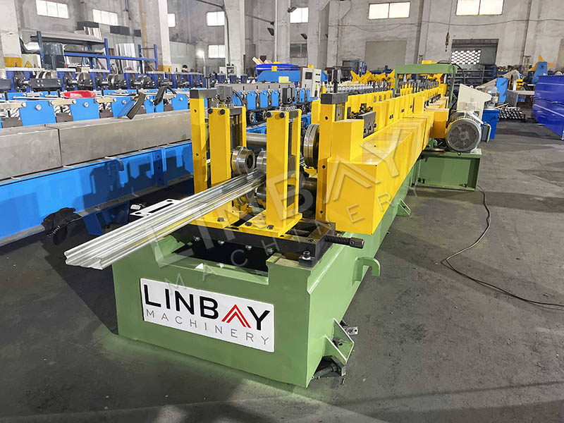 LINBAY- Izvozni stroj za oblikovanje valjaka u Argentinu