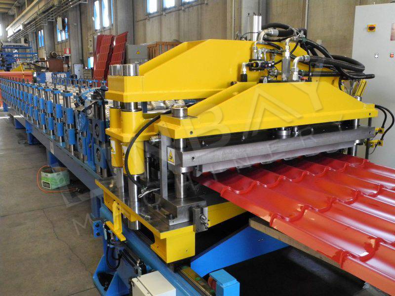 Innovation-Roof tile roll forming machine