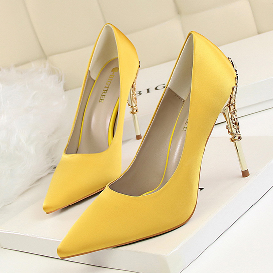 Hot sale Factory China 2022 New High Heels Hot Sale Pointy Metal Buckle Single Shoe Nightclub Suede Fashion Lady Women Shoes