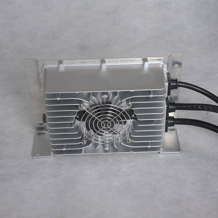 OBC  Q2-2KW  DC48-99V  22-25A  IP67 charger for golf/club cart, well-protection in your life